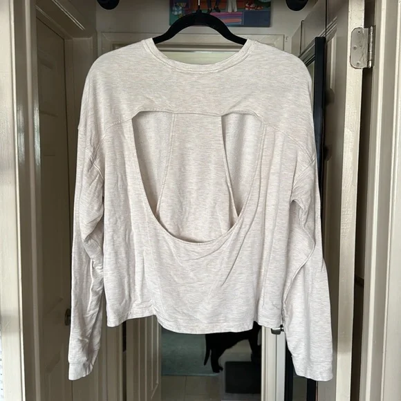 Peloton Women’s Large Open Back Work It Out Open Back Long Sleeve - Picture 2 of 10